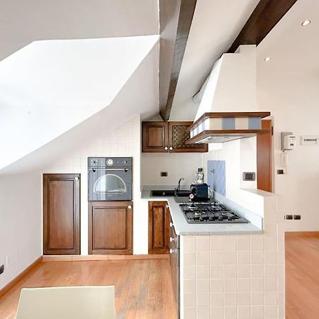 Elegante Mansarda 300Mt Dal Mare - Centro - Wifi Διαμέρισμα Σαβόνα Εξωτερικό φωτογραφία