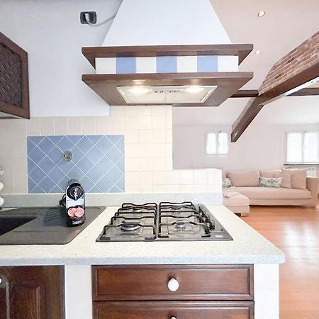 Elegante Mansarda 300Mt Dal Mare - Centro - Wifi Διαμέρισμα Σαβόνα Εξωτερικό φωτογραφία