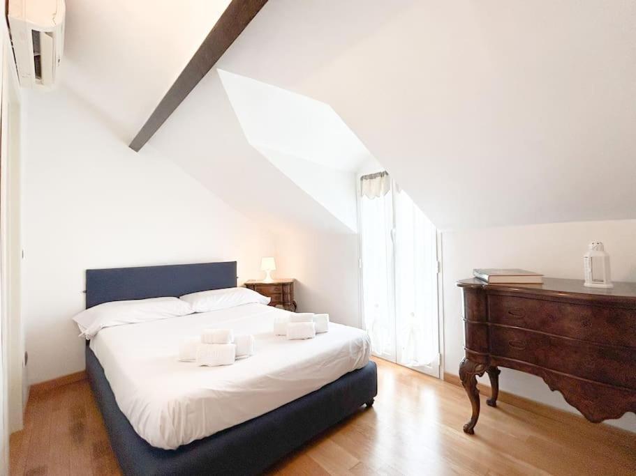 Elegante Mansarda 300Mt Dal Mare - Centro - Wifi Διαμέρισμα Σαβόνα Εξωτερικό φωτογραφία
