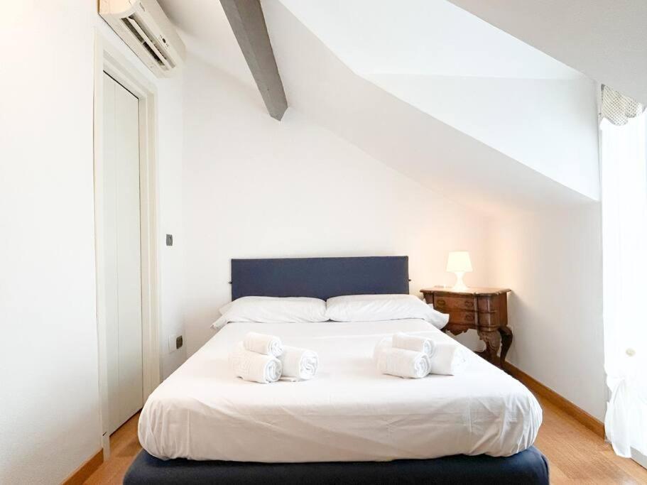 Elegante Mansarda 300Mt Dal Mare - Centro - Wifi Διαμέρισμα Σαβόνα Εξωτερικό φωτογραφία