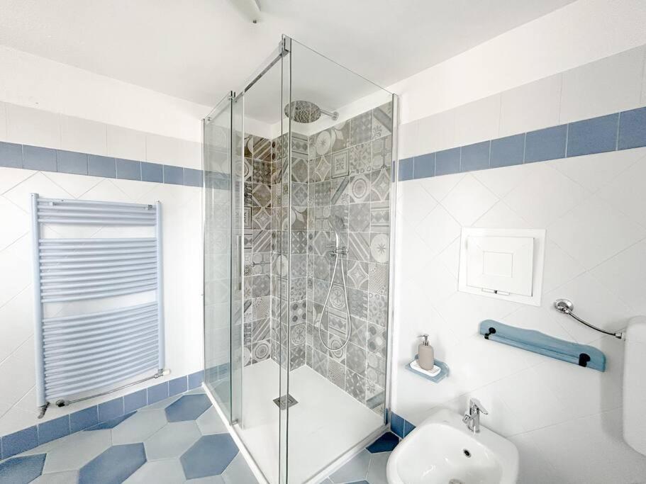 Elegante Mansarda 300Mt Dal Mare - Centro - Wifi Διαμέρισμα Σαβόνα Εξωτερικό φωτογραφία