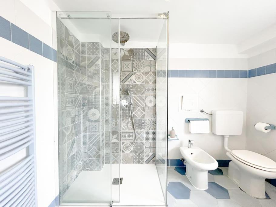 Elegante Mansarda 300Mt Dal Mare - Centro - Wifi Διαμέρισμα Σαβόνα Εξωτερικό φωτογραφία