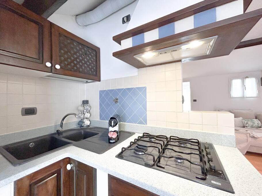 Elegante Mansarda 300Mt Dal Mare - Centro - Wifi Διαμέρισμα Σαβόνα Εξωτερικό φωτογραφία